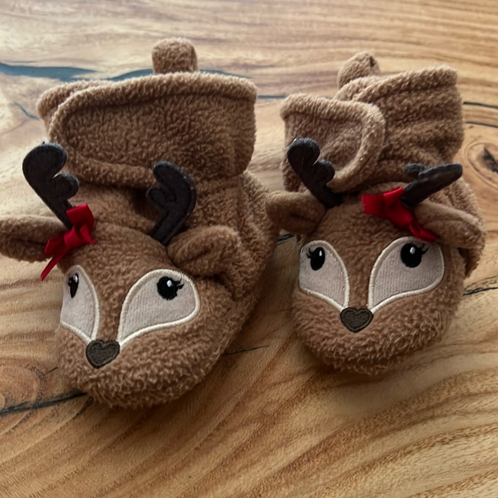 Fleece reindeer booties